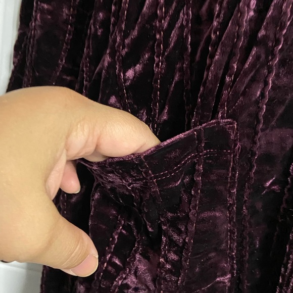 U- Maroon Textured Velvet V-Neck Cardigan - Picture 3 of 10